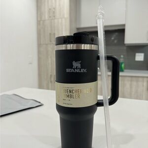 Stanley Black Quencher Tumbler with Straw
